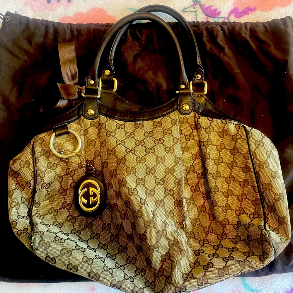 AUTHENTIC GUGGI HANDBAG 👜 , used, slight damage